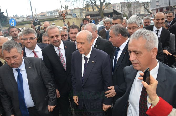 MHP LİDERi DEVLET BAHÇELİ AKHİSARLILAR İLE BULUŞTU